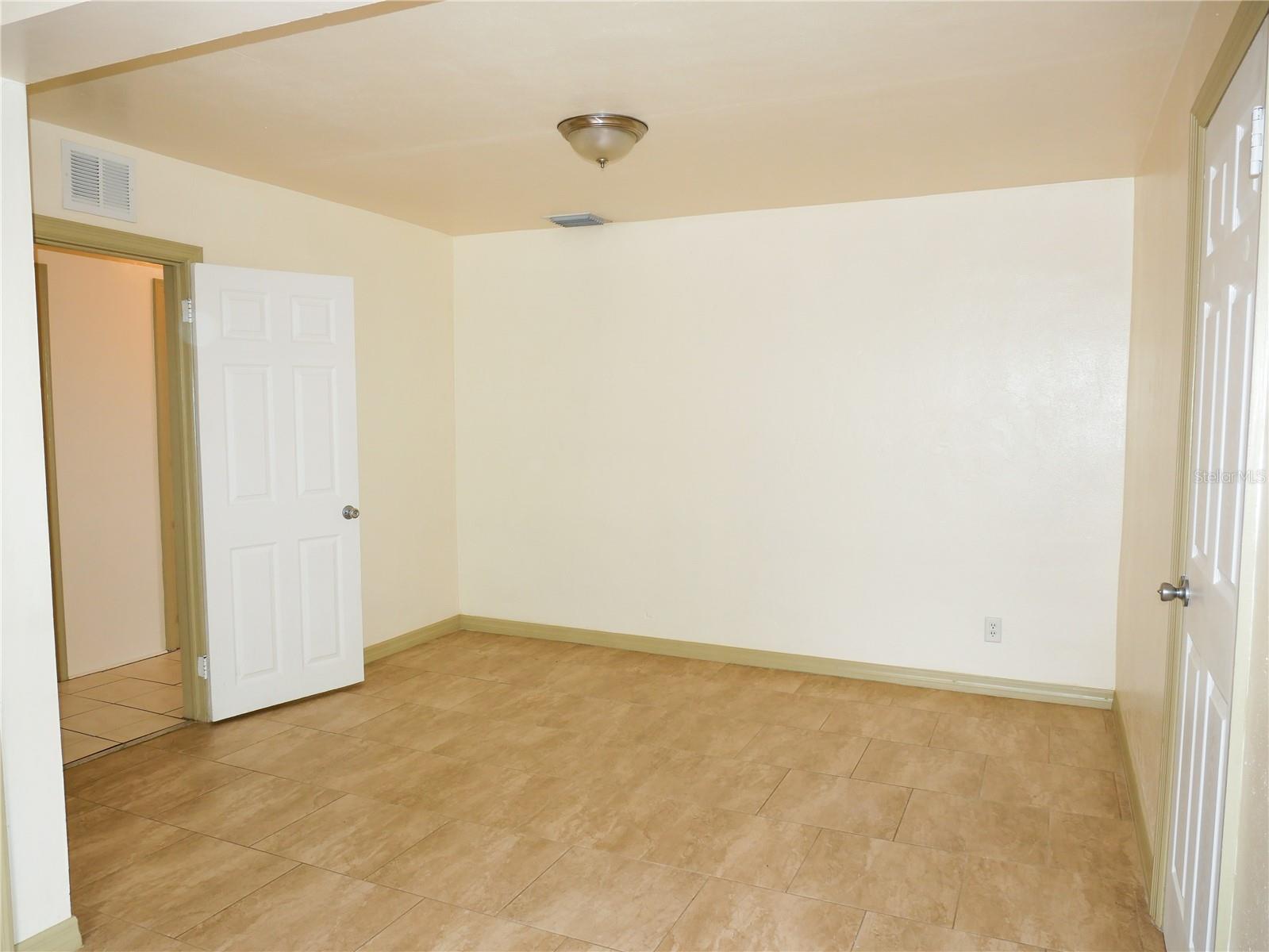 Image 21 of 36 For 1700 49th Street N