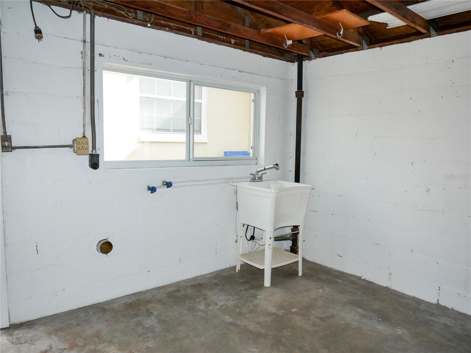 Image 33 of 36 For 1700 49th Street N