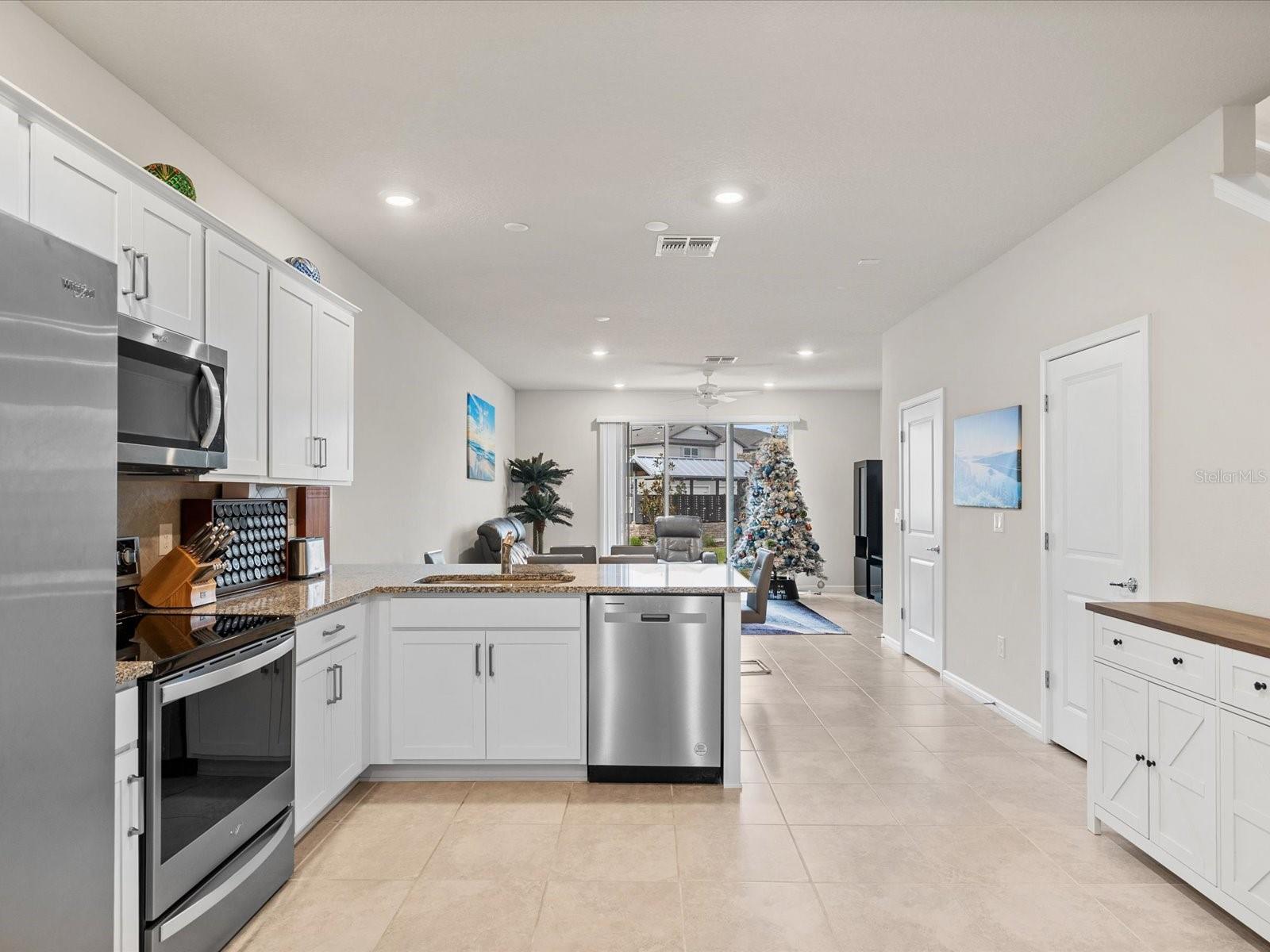 Image 11 of 64 For 31428 Amberview Bend