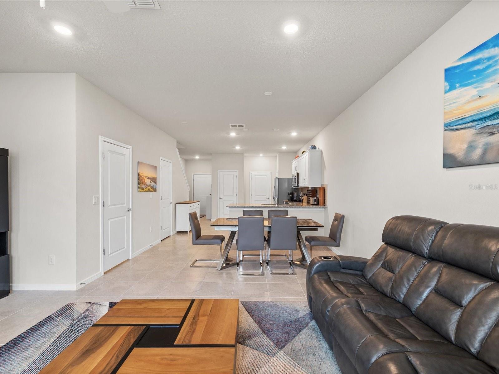 Image 17 of 64 For 31428 Amberview Bend