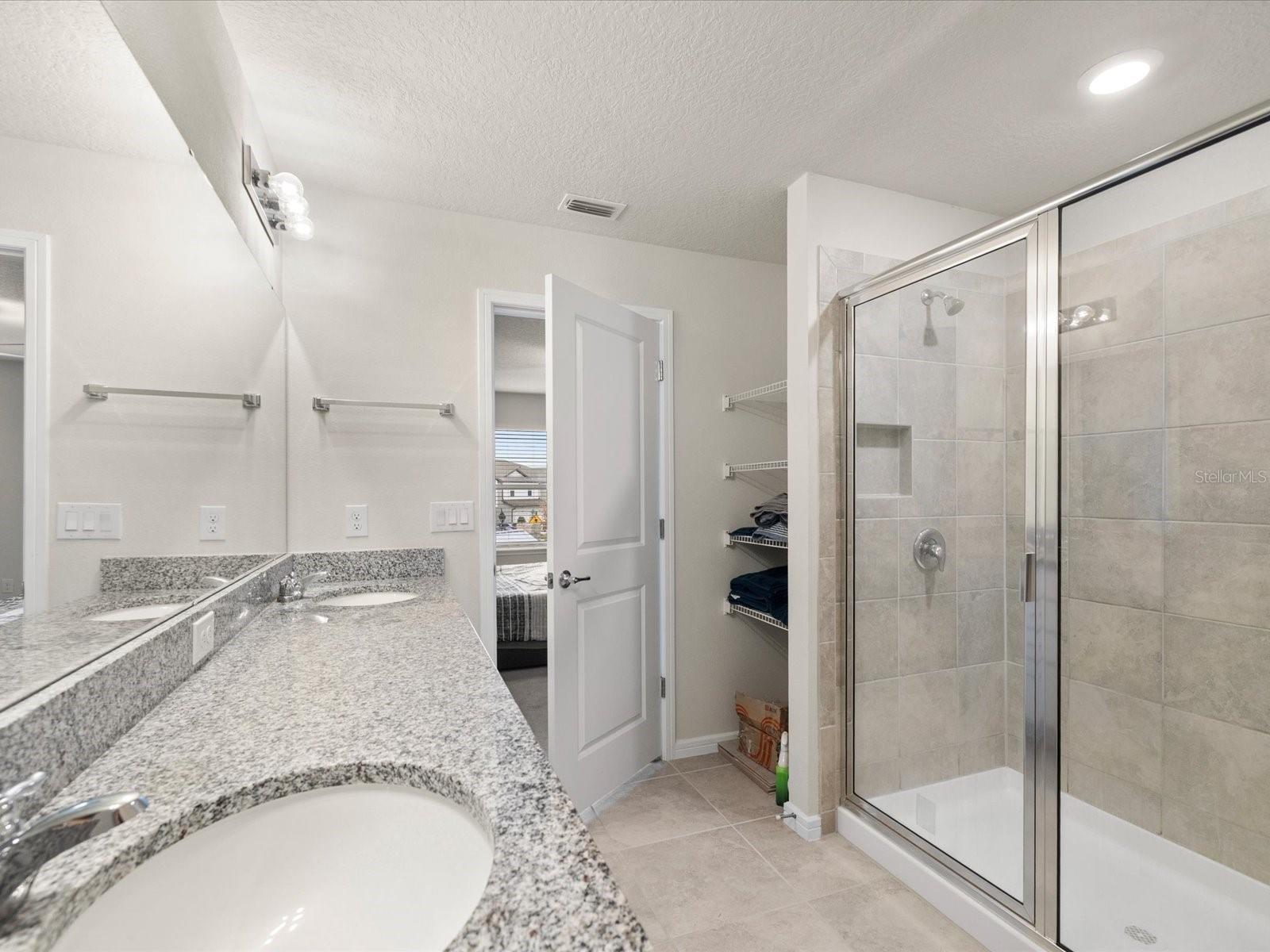 Image 23 of 64 For 31428 Amberview Bend