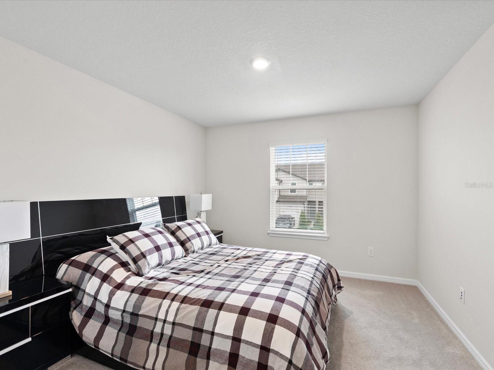 Image 27 of 64 For 31428 Amberview Bend