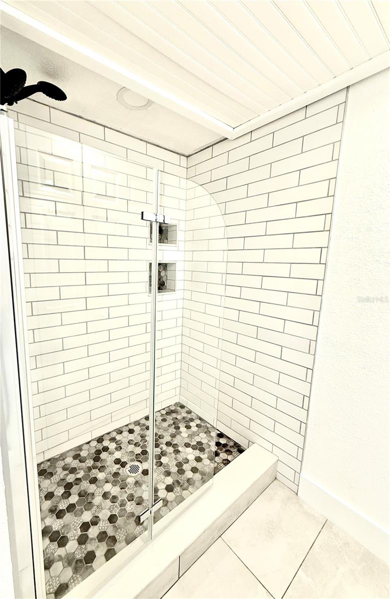 Image 17 of 28 For 8901 Blind Pass Road 128