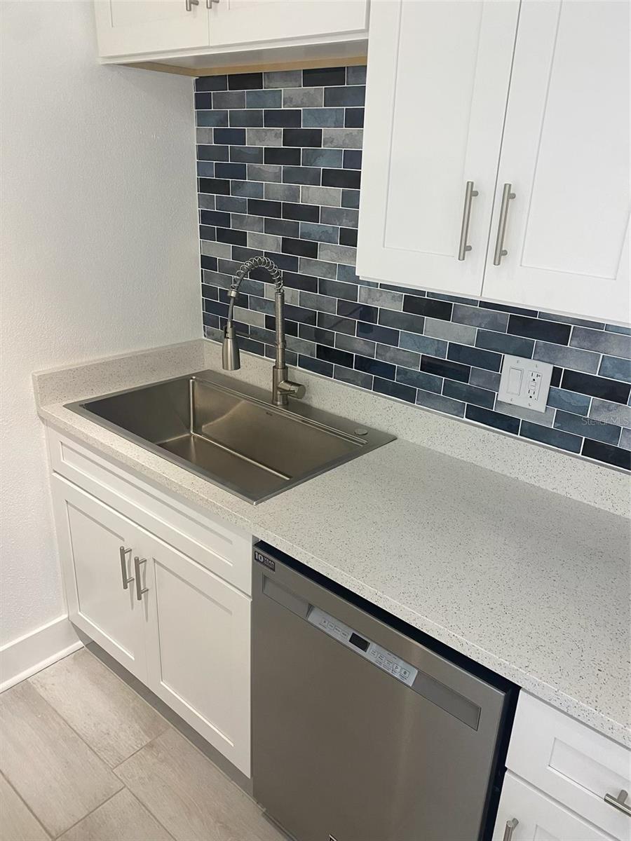 Image 4 of 28 For 8901 Blind Pass Road 128