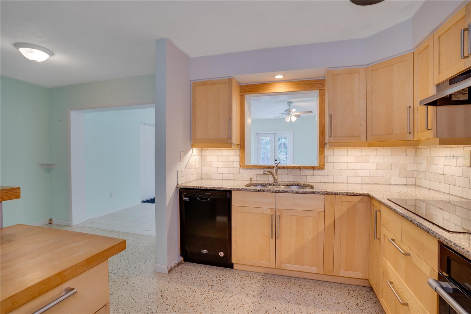 Image 11 of 38 For 5135 101st Street N