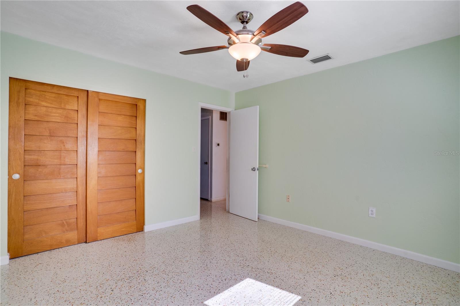 Image 18 of 38 For 5135 101st Street N