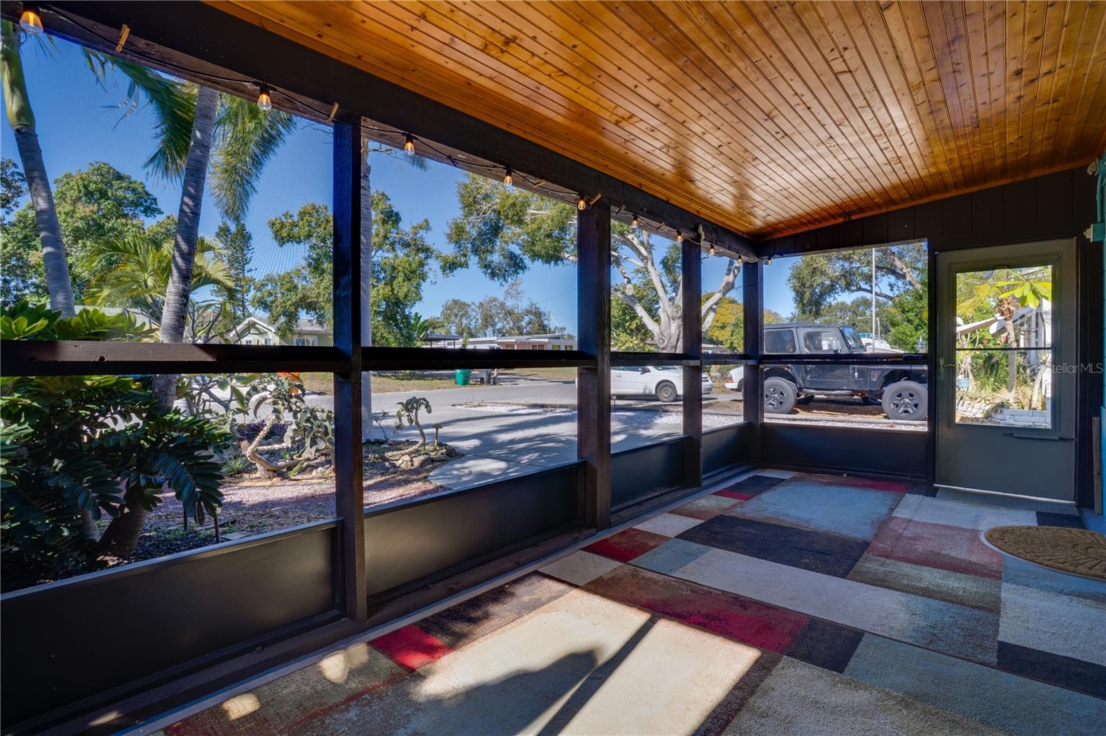 Image 2 of 38 For 5135 101st Street N