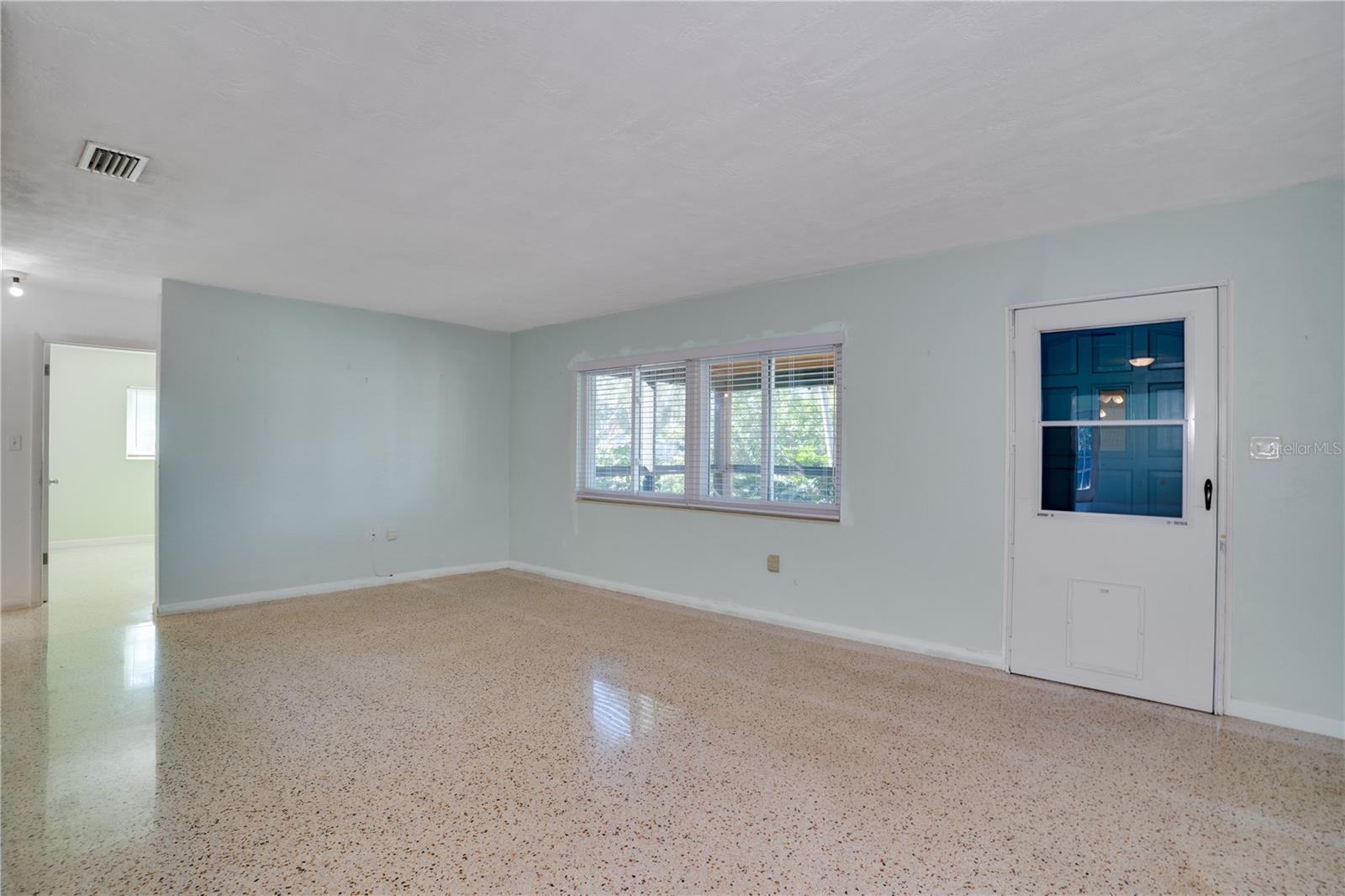 Image 4 of 38 For 5135 101st Street N