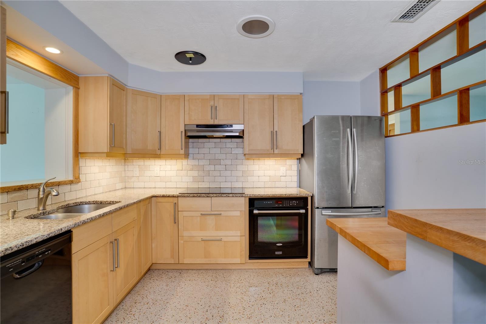 Image 8 of 38 For 5135 101st Street N