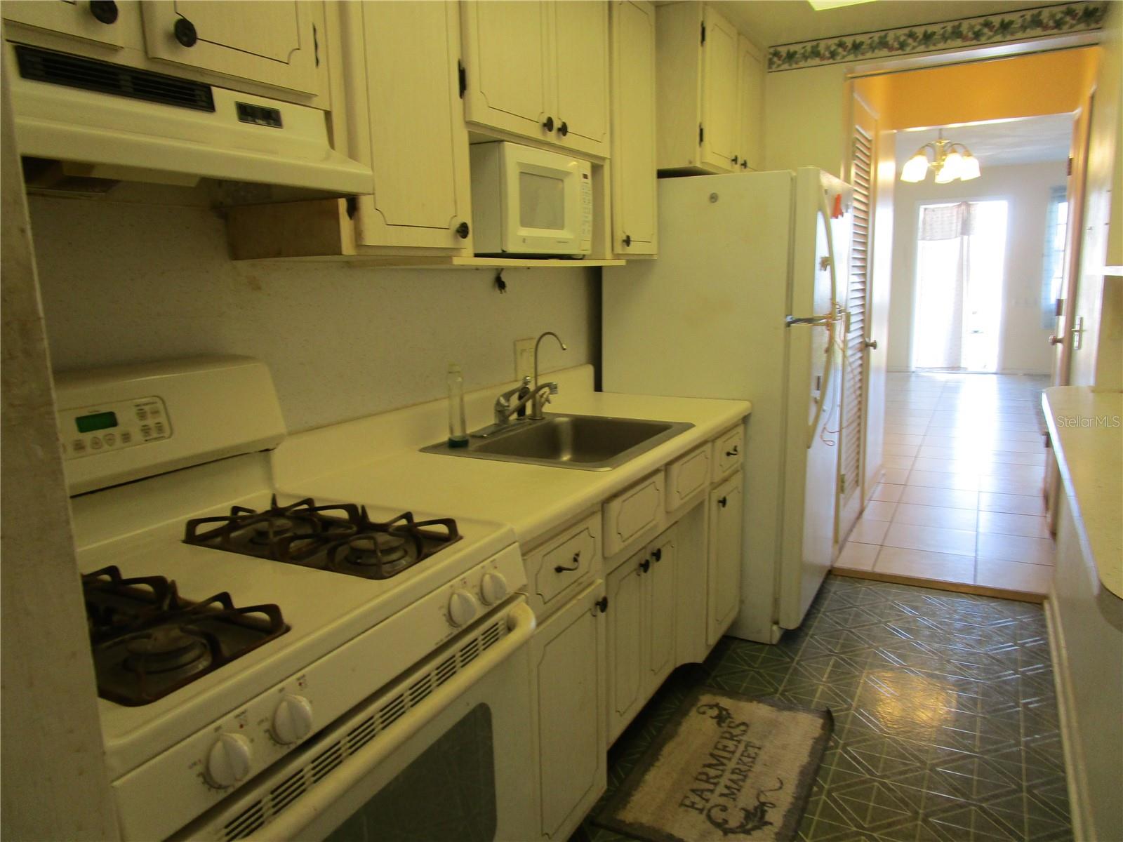 Image 9 of 32 For 1900 58th Avenue N 22