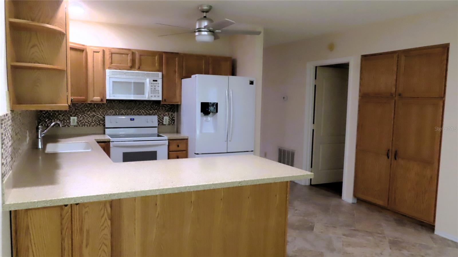 Image 12 of 57 For 2291 Americus Boulevard W 7