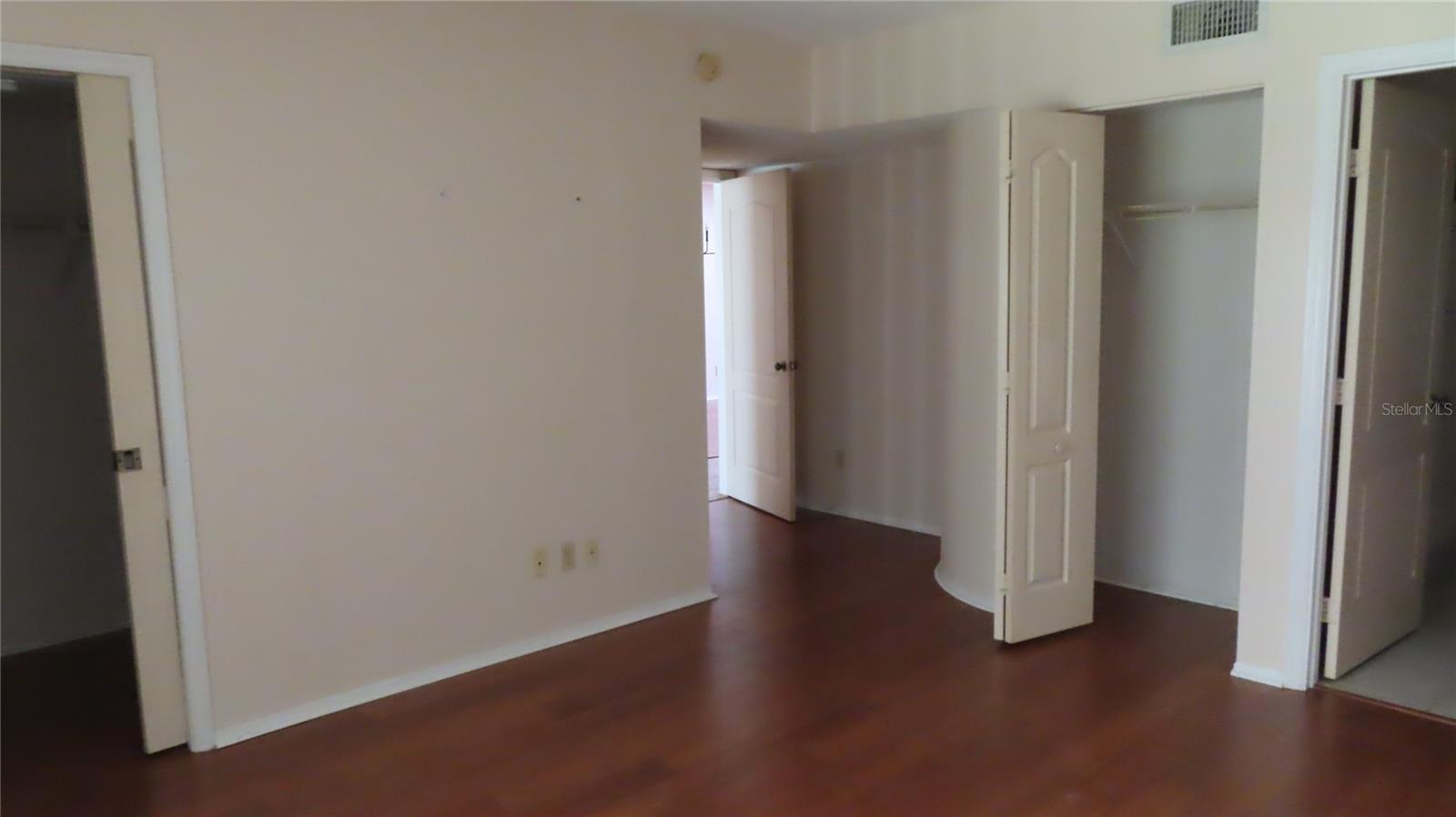 Image 23 of 57 For 2291 Americus Boulevard W 7