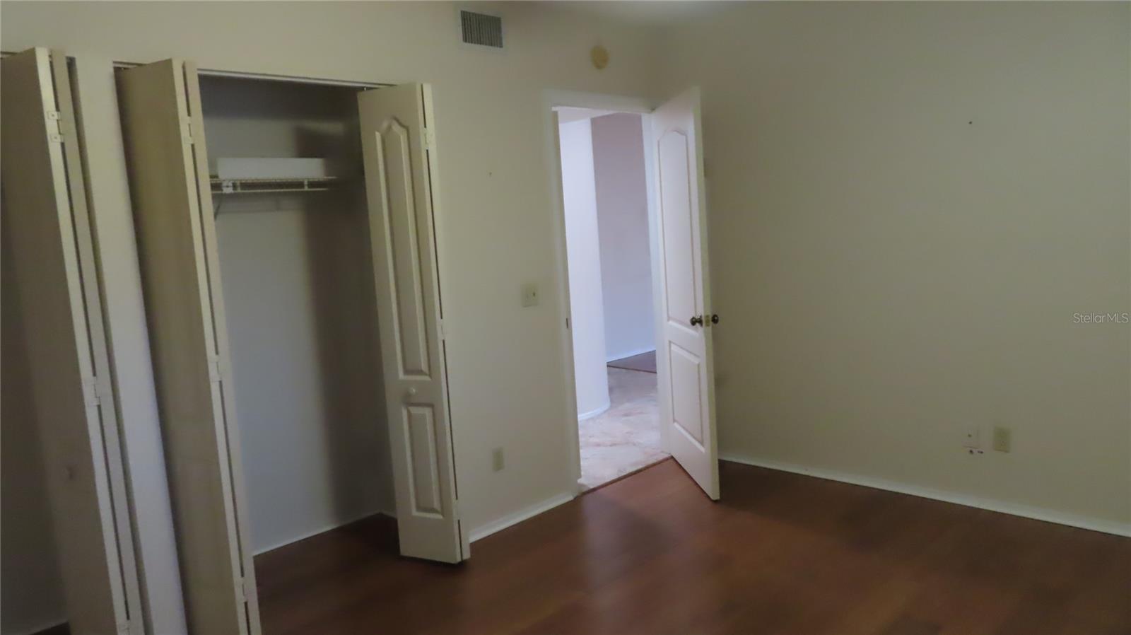 Image 31 of 57 For 2291 Americus Boulevard W 7