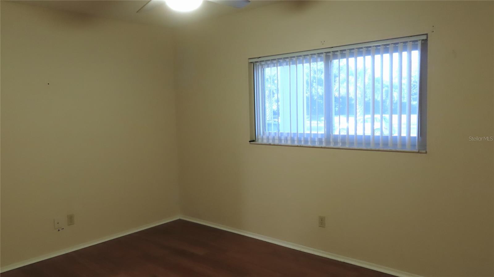 Image 33 of 57 For 2291 Americus Boulevard W 7