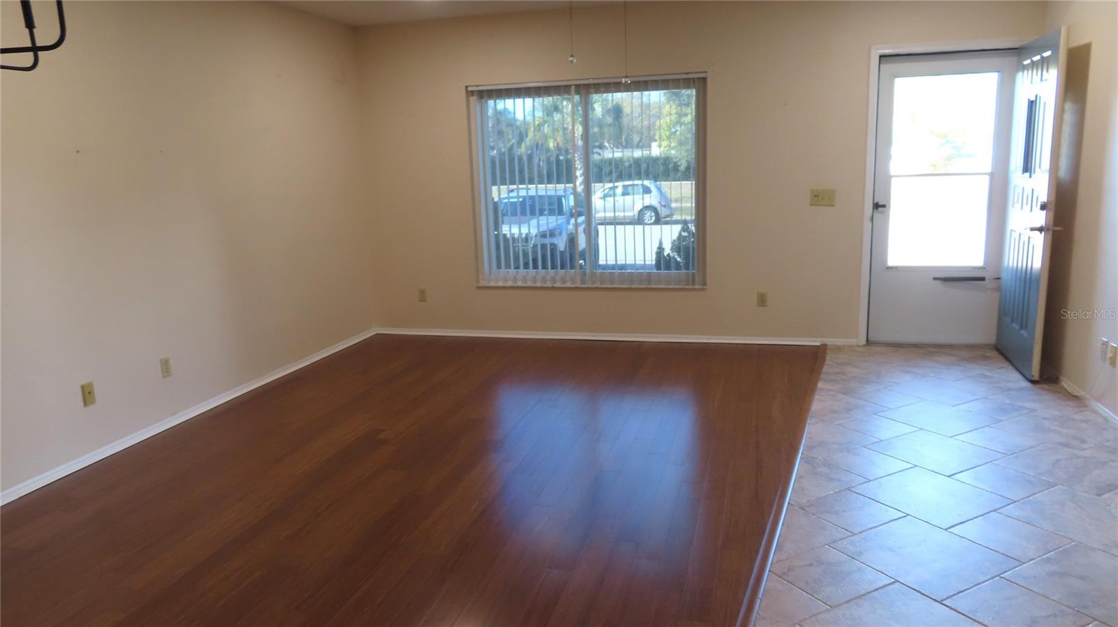 Image 5 of 57 For 2291 Americus Boulevard W 7
