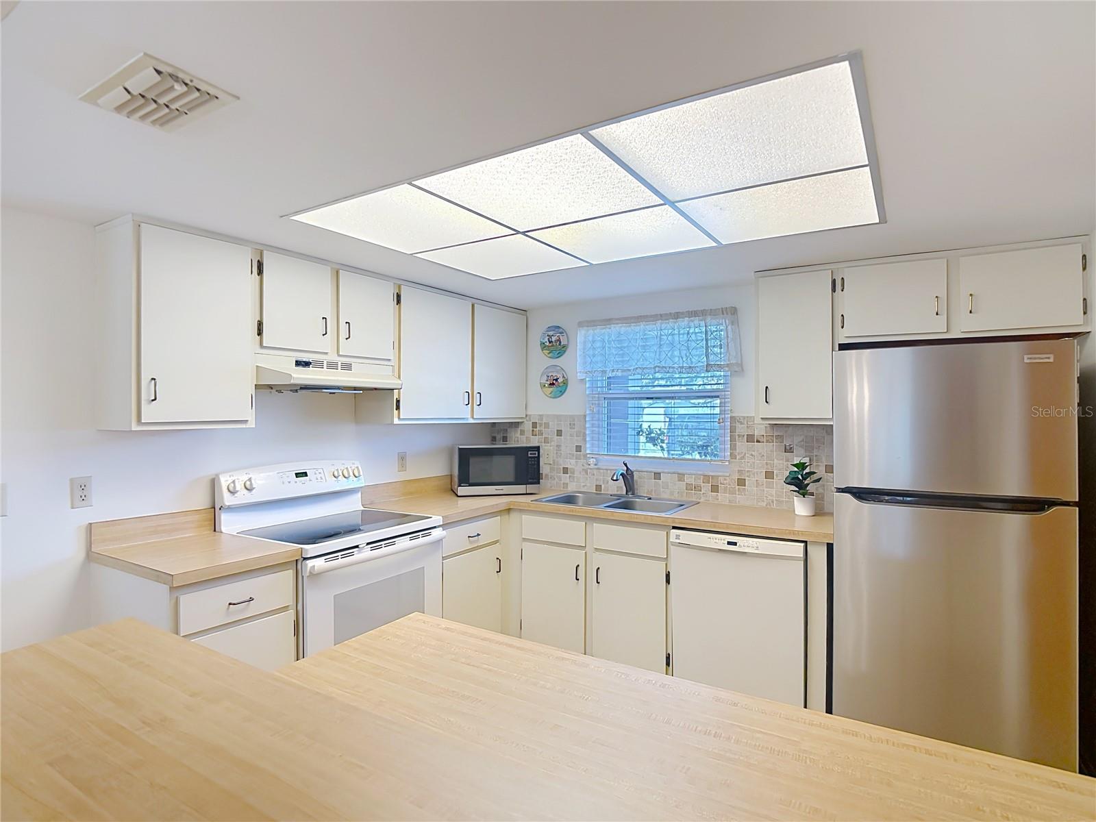 Image 9 of 25 For 28632 Tanner Drive