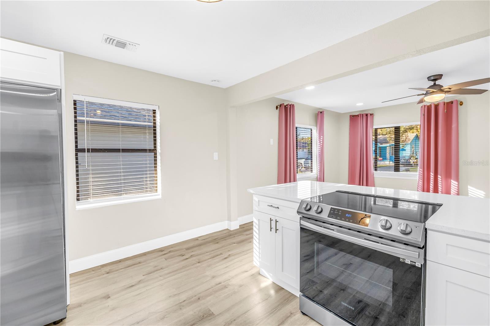 Image 11 of 30 For 946 23rd Avenue S