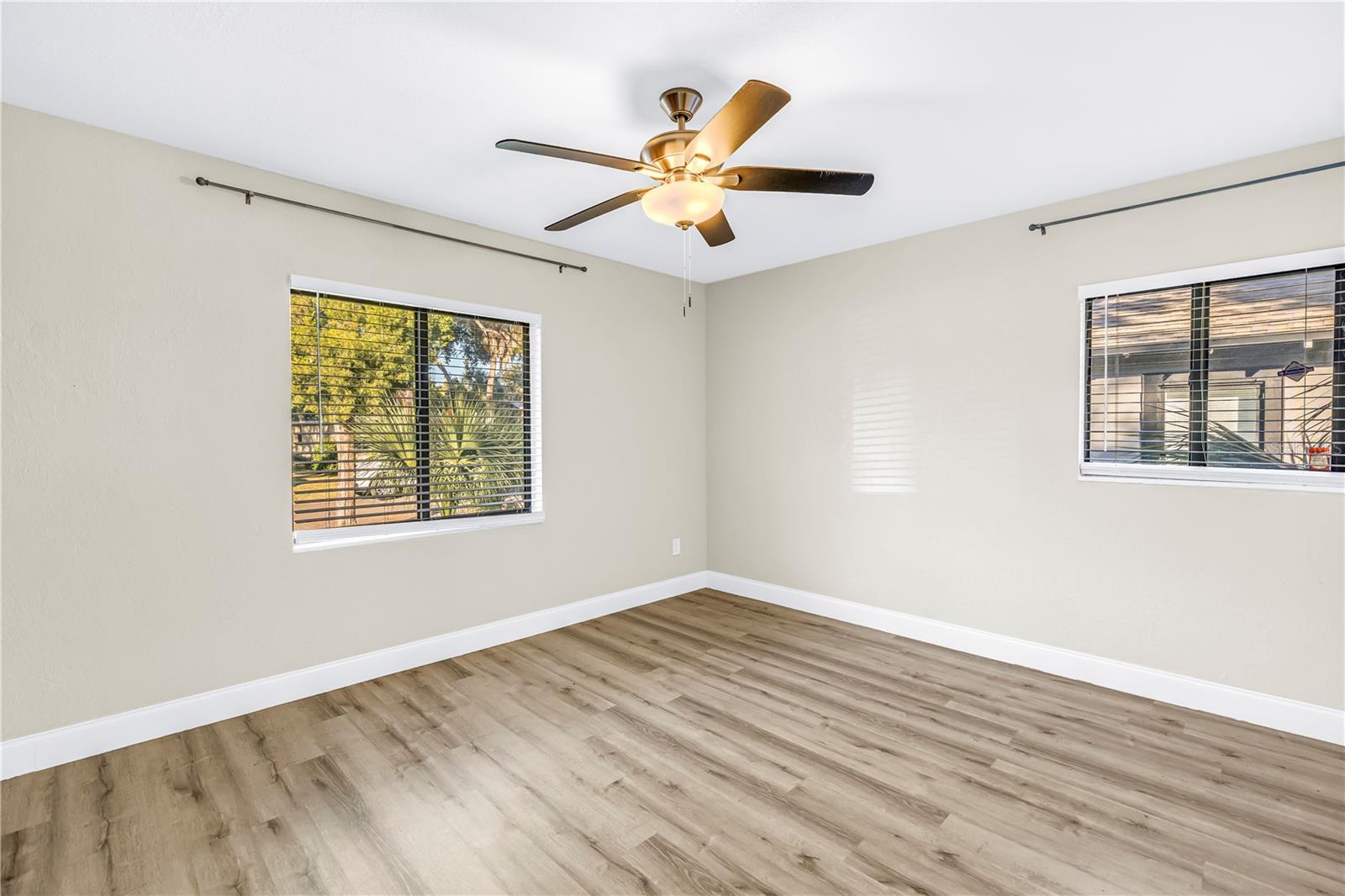 Image 14 of 30 For 946 23rd Avenue S