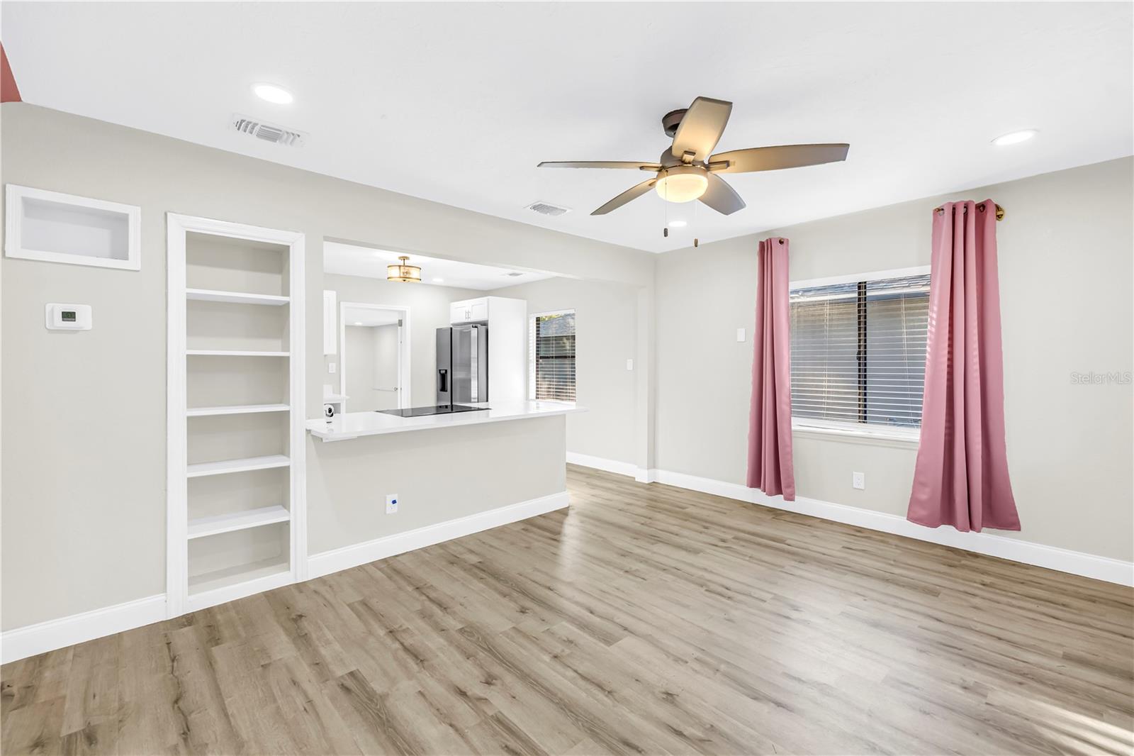 Image 4 of 30 For 946 23rd Avenue S