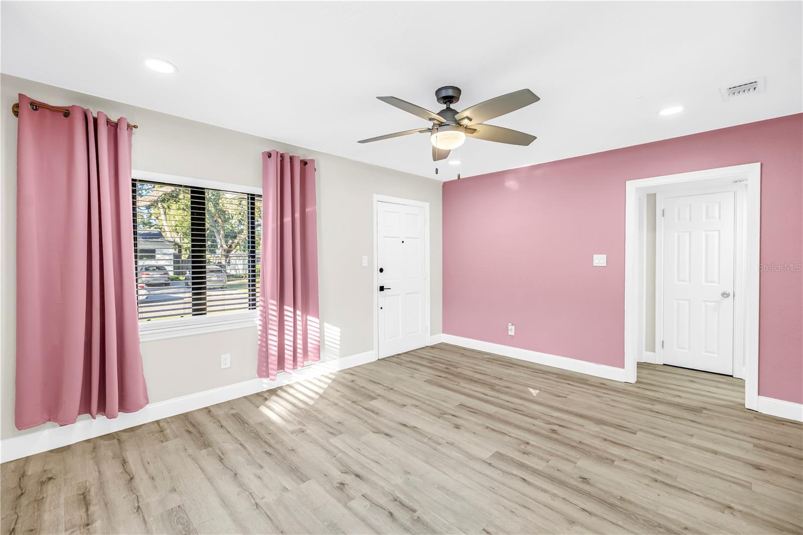 Image 8 of 30 For 946 23rd Avenue S