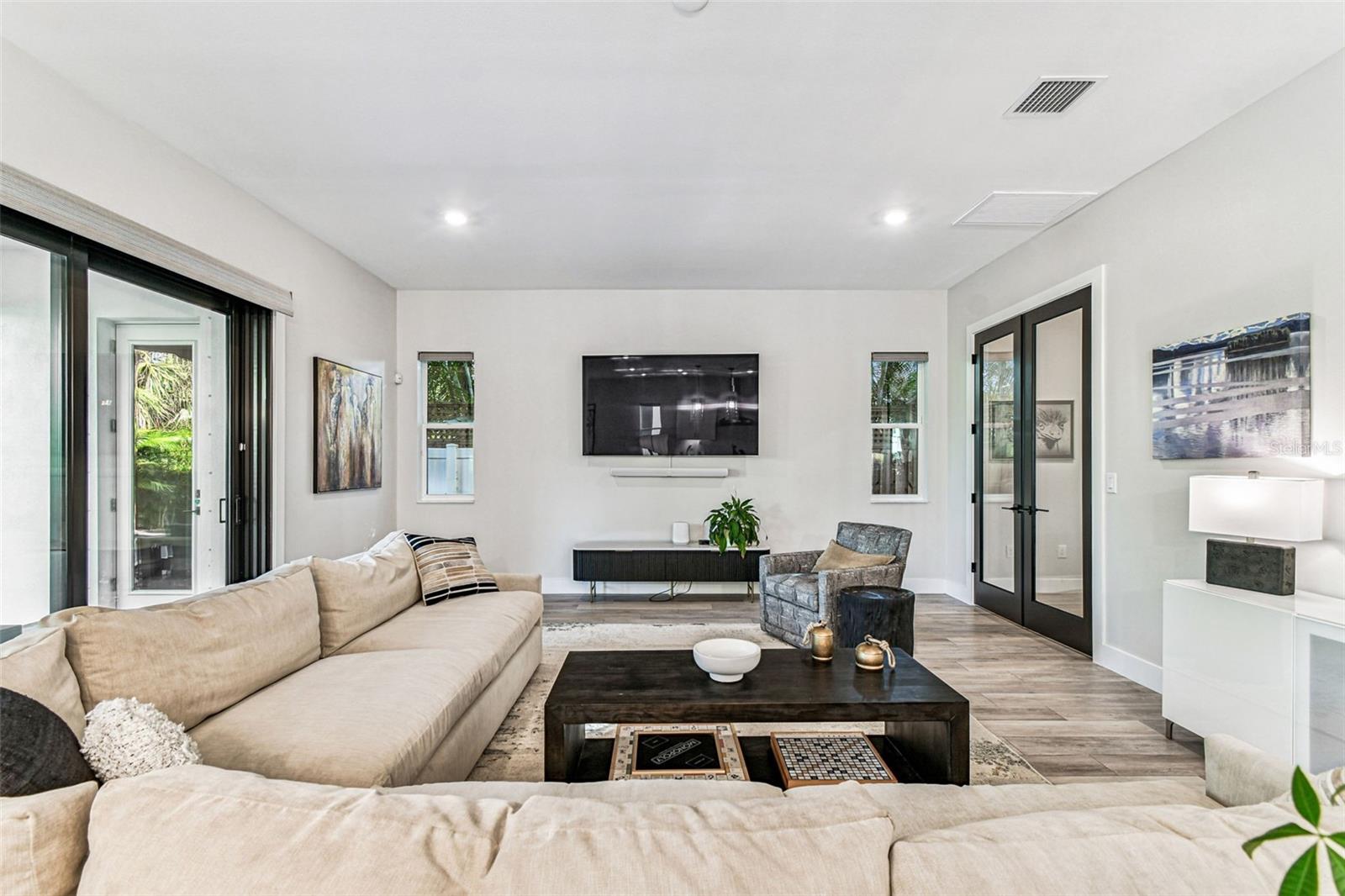 Image 22 of 53 For 3704 Lynwood