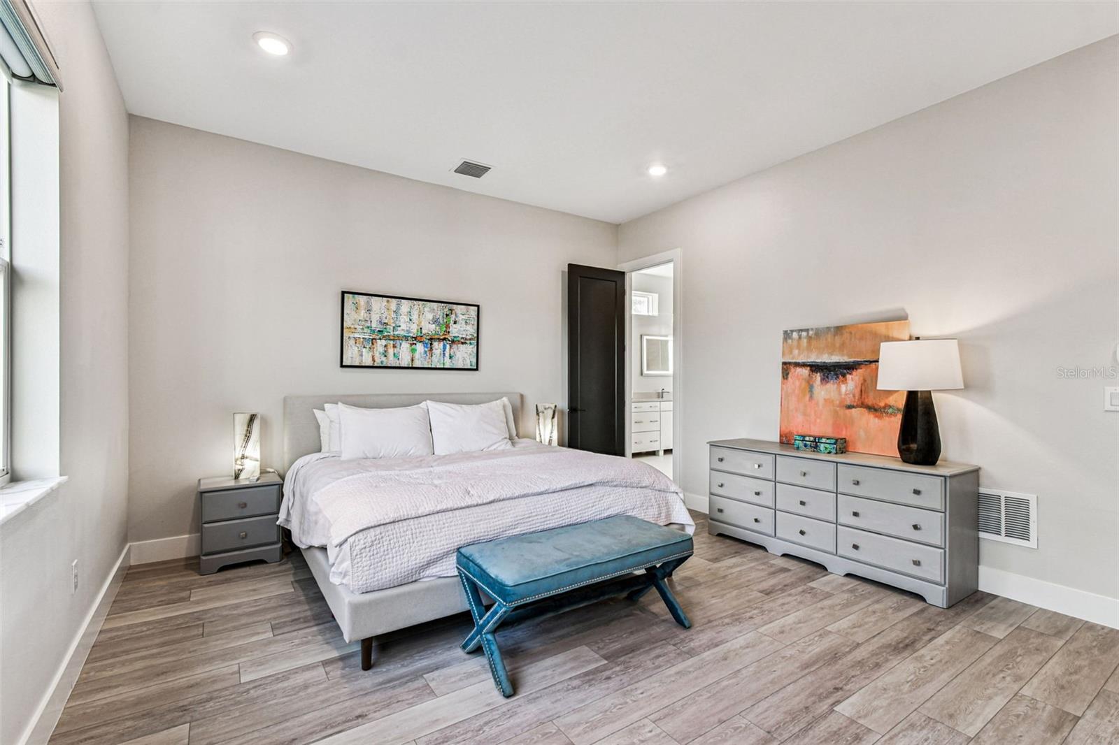 Image 27 of 53 For 3704 Lynwood