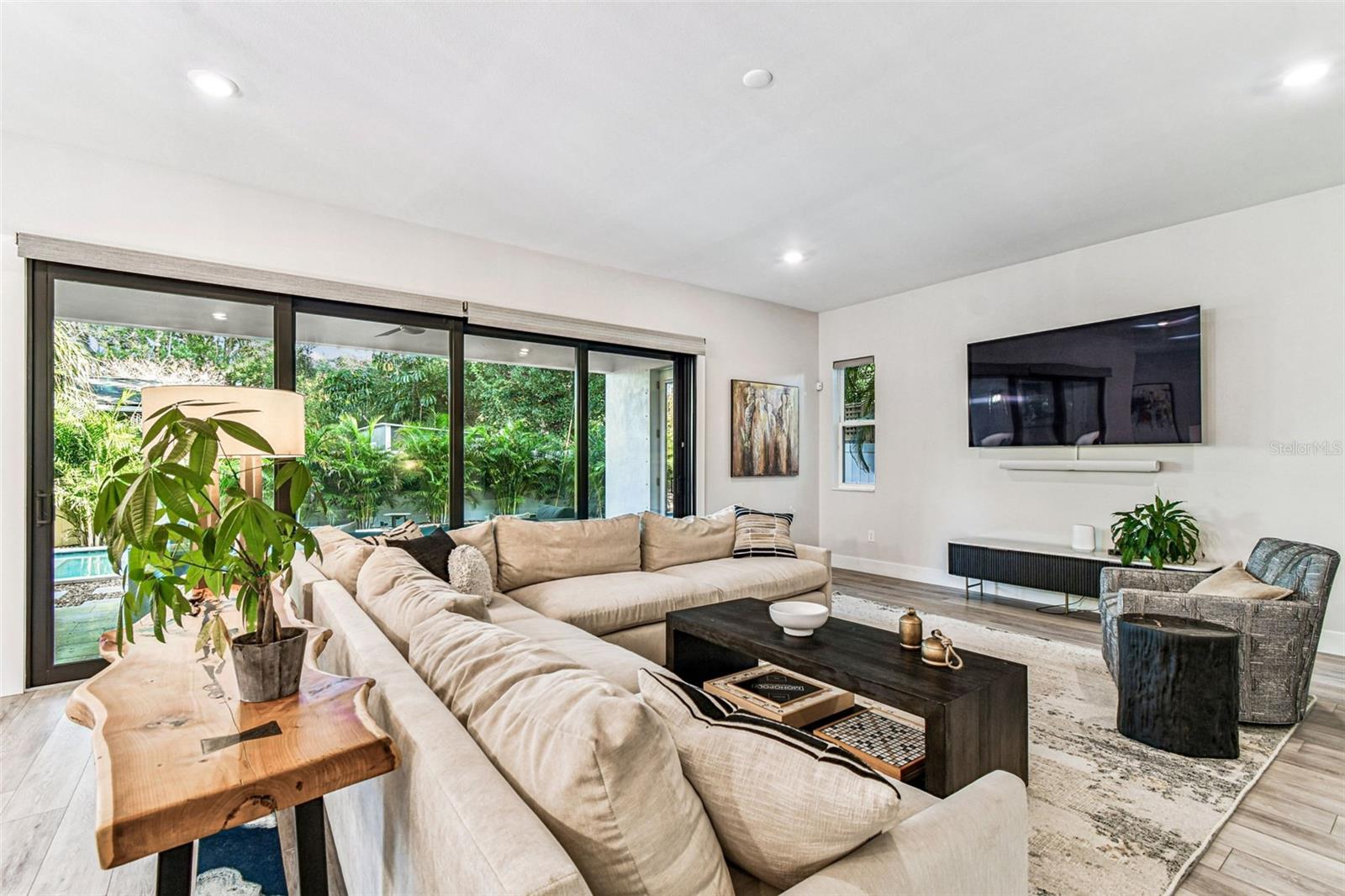 Image 3 of 53 For 3704 Lynwood