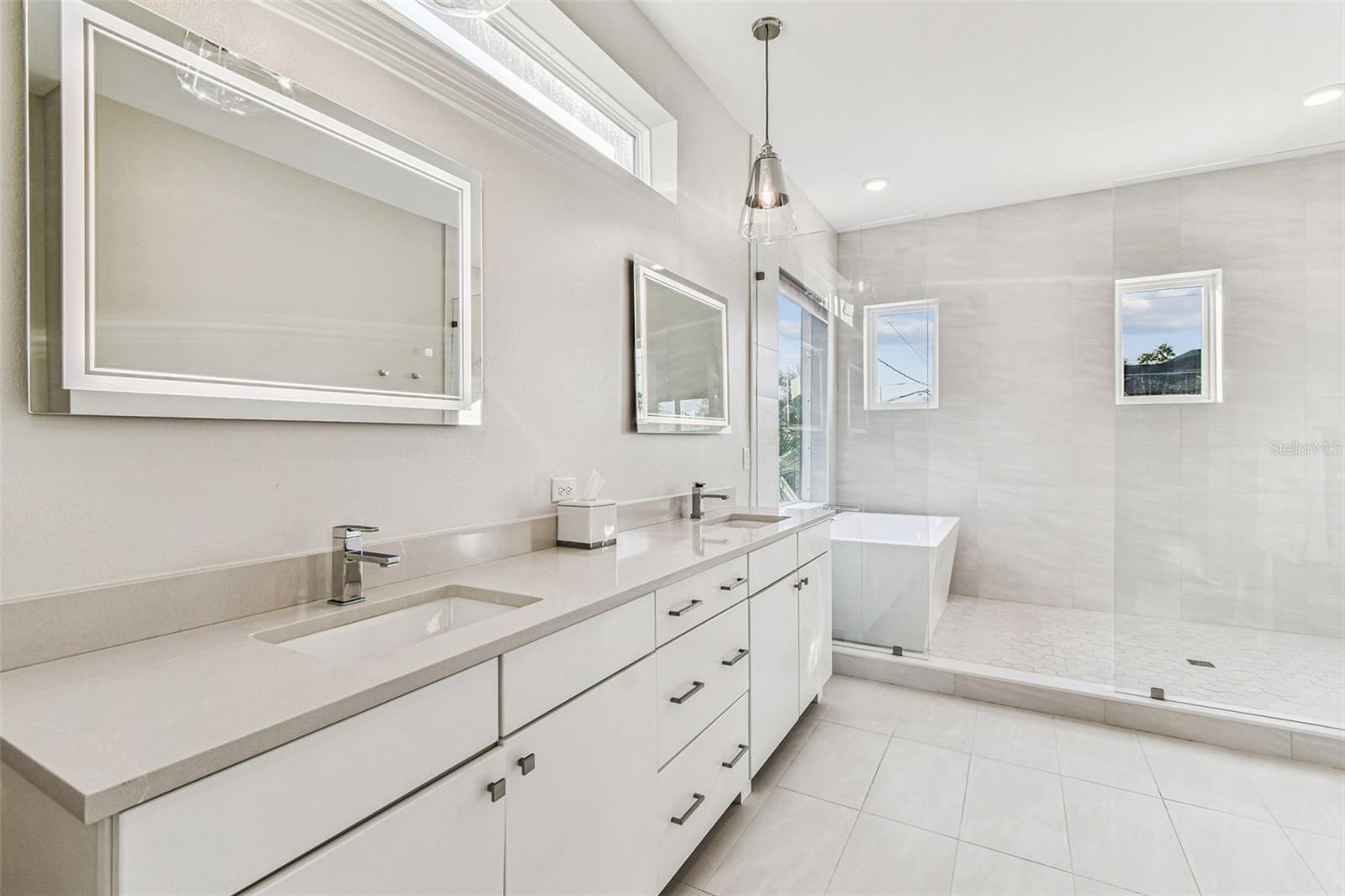 Image 30 of 53 For 3704 Lynwood