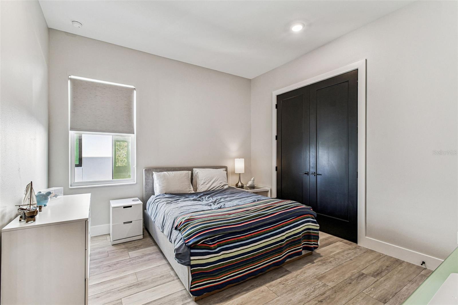 Image 33 of 53 For 3704 Lynwood