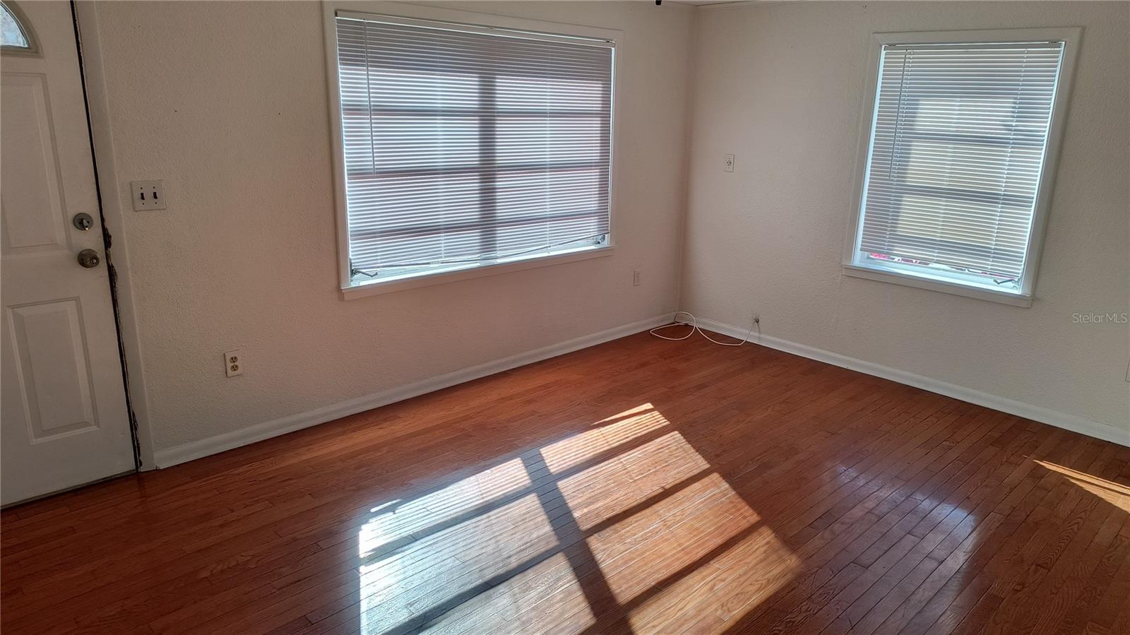 Image 3 of 21 For 817 Ohio Avenue