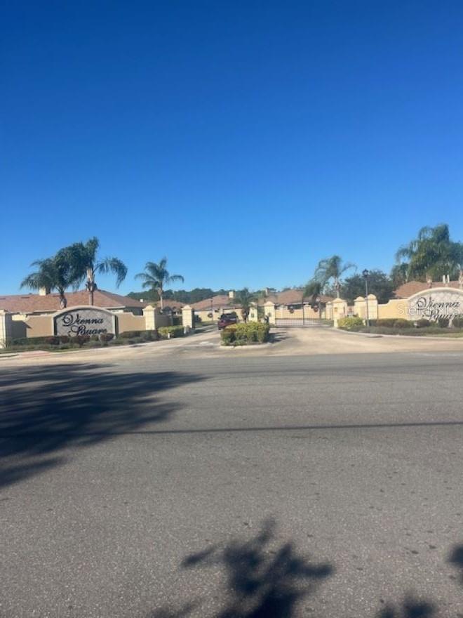 Image 26 of 41 For 1620 Linz Court