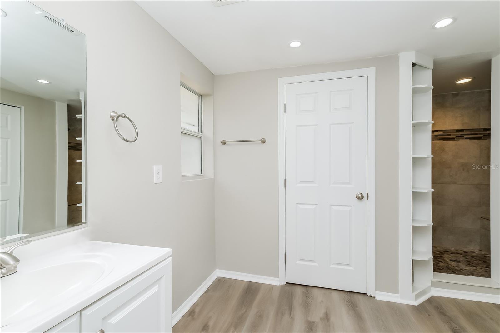 Image 12 of 16 For 1909 Glen Echo Lane