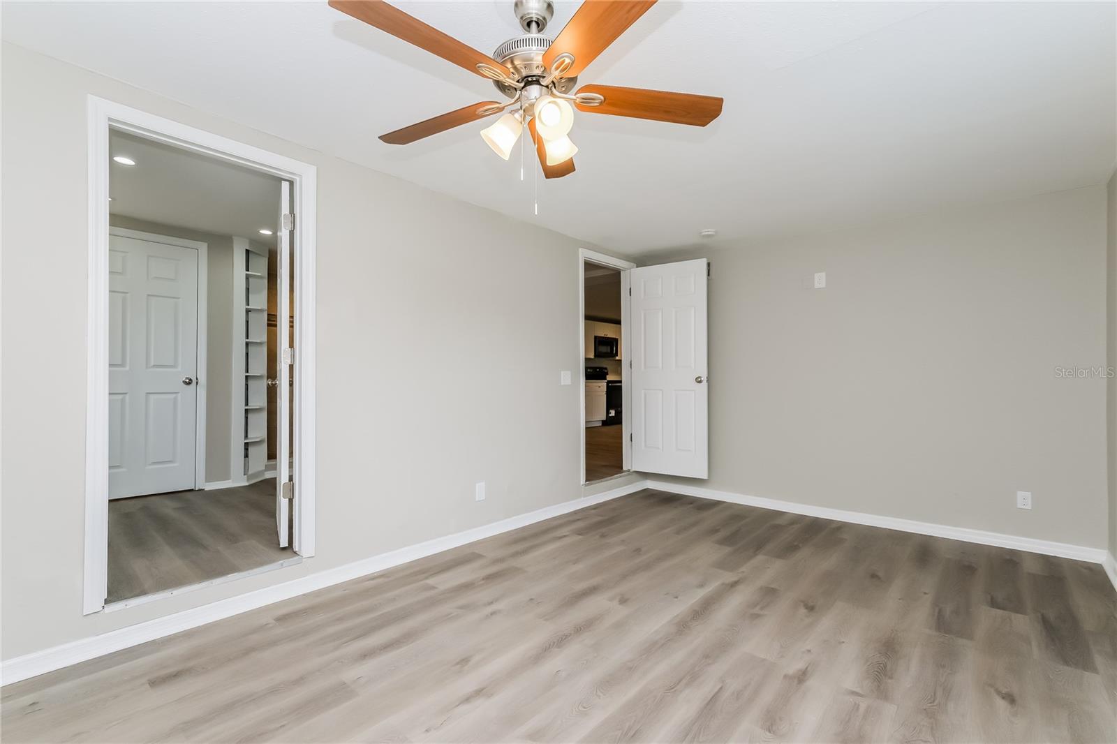 Image 3 of 16 For 1909 Glen Echo Lane