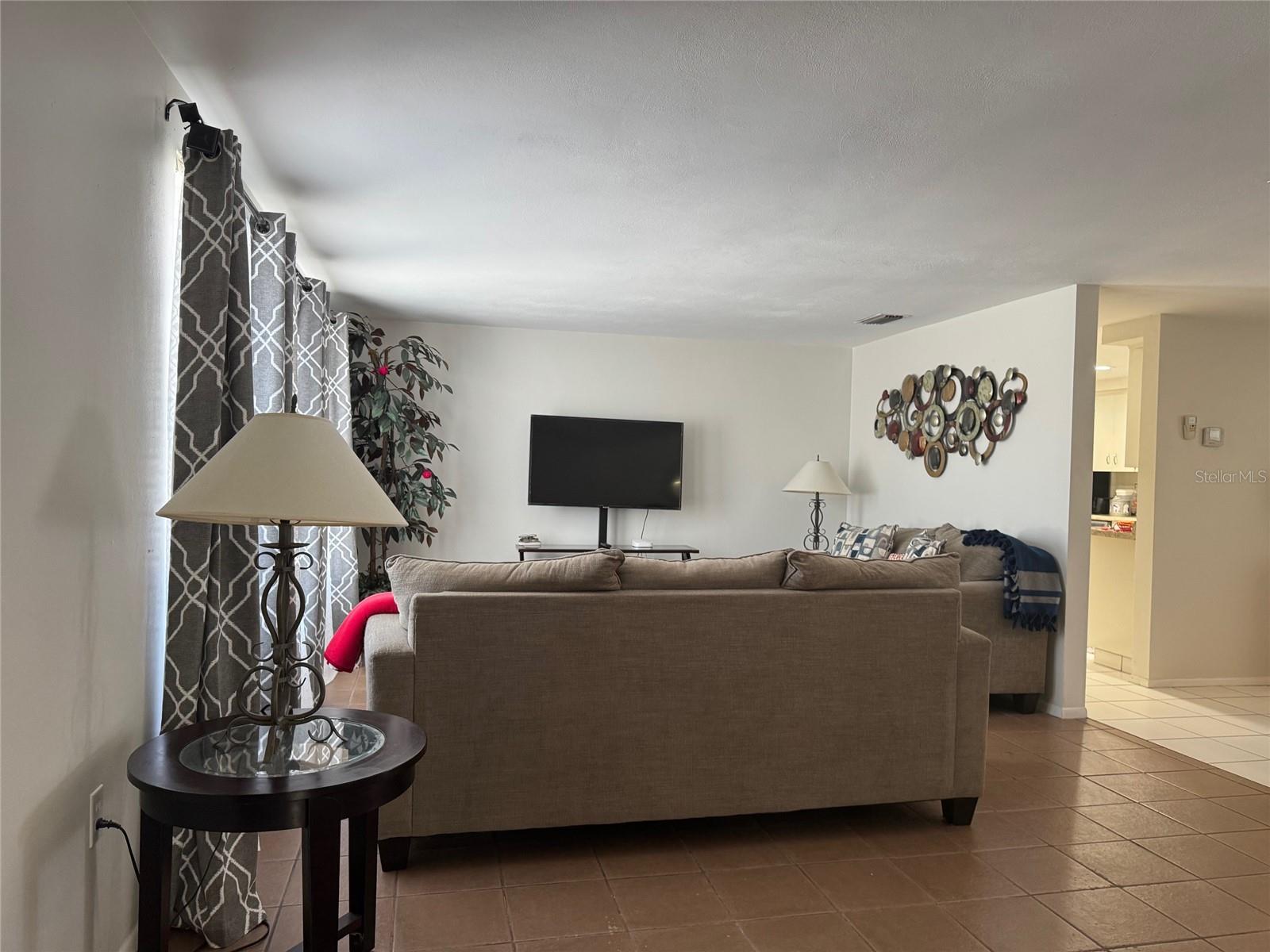 Image 4 of 25 For 11234 Linden Lane