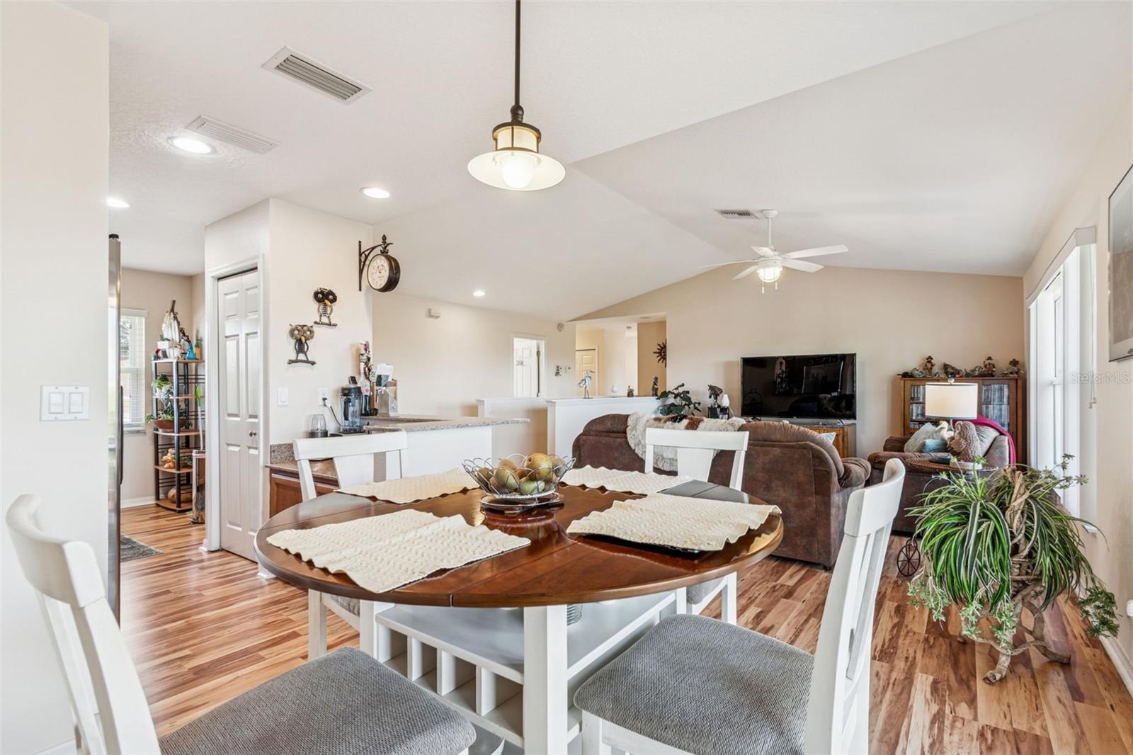 Image 13 of 80 For 1059 S Pointe Alexis Dr