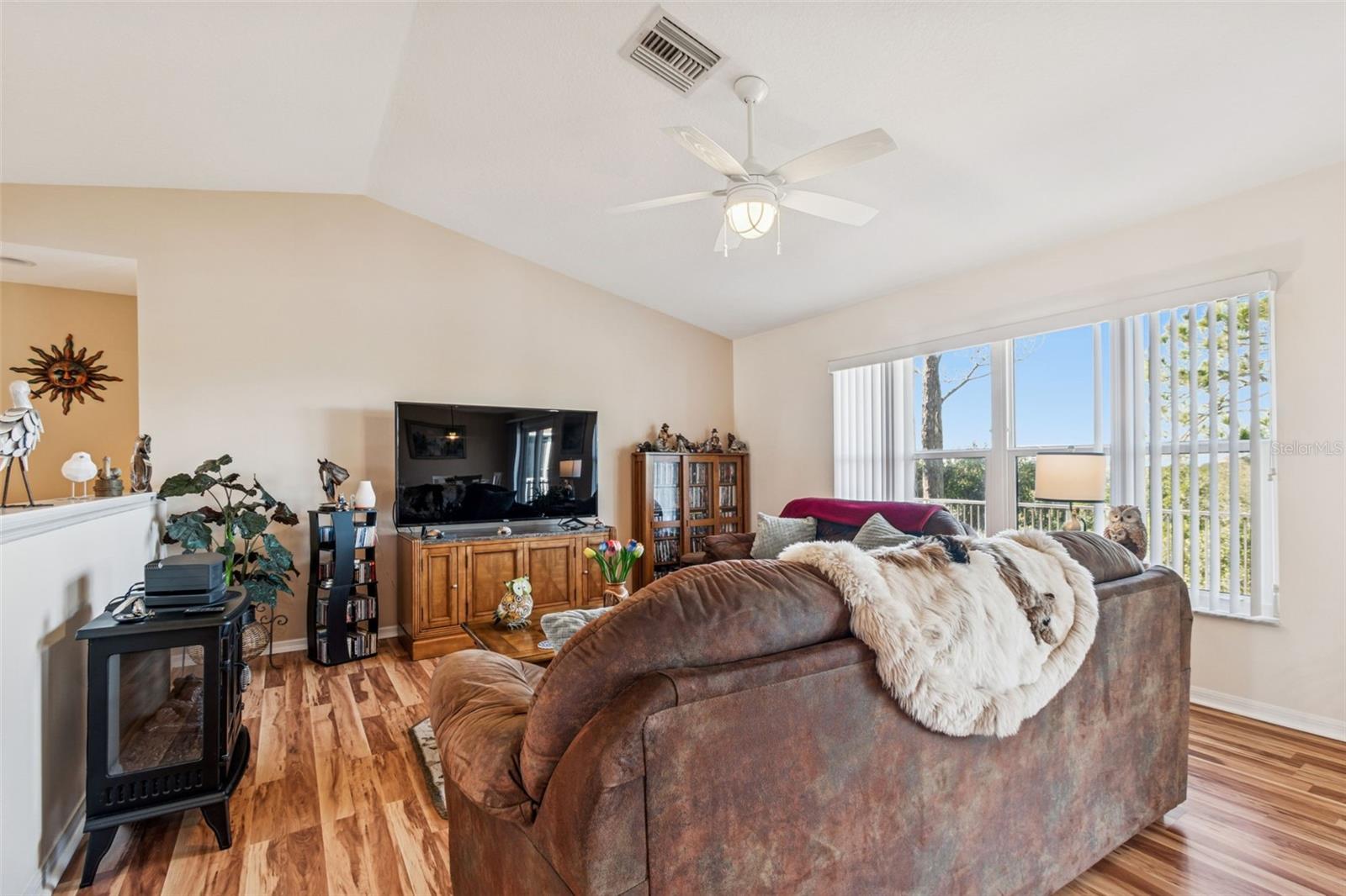 Image 15 of 80 For 1059 S Pointe Alexis Dr