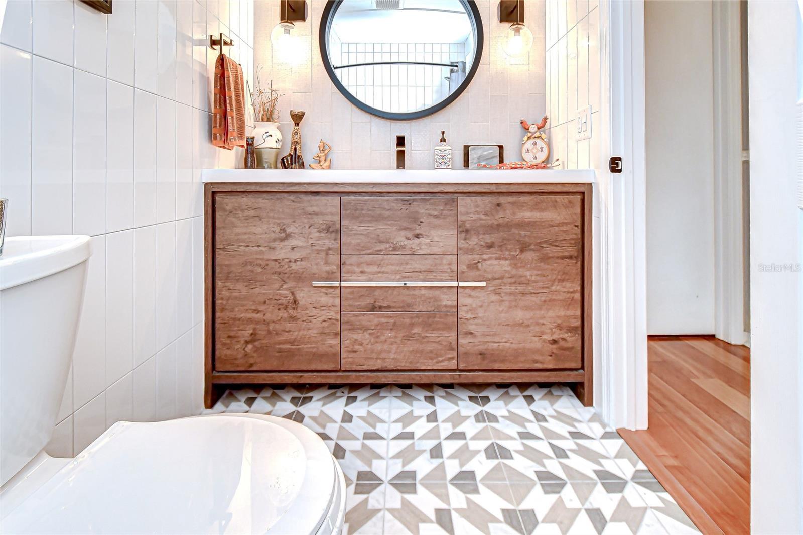 Image 23 of 47 For 1904 Little Cove