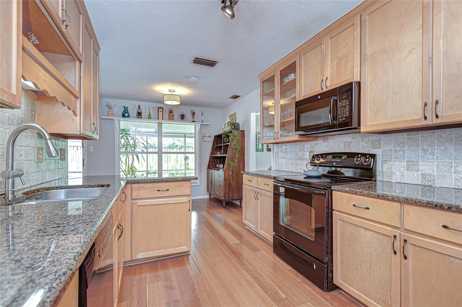 Image 5 of 47 For 1904 Little Cove