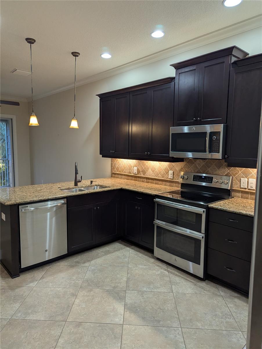 Image 4 of 27 For 3138 Nautical Place S