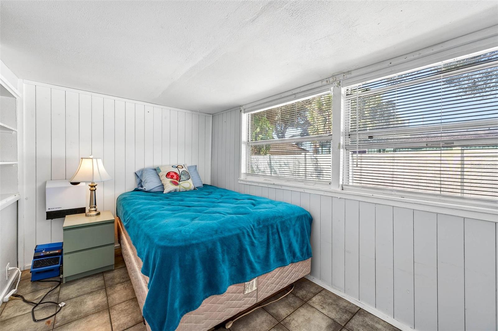 Image 12 of 64 For 4496 Star Street N