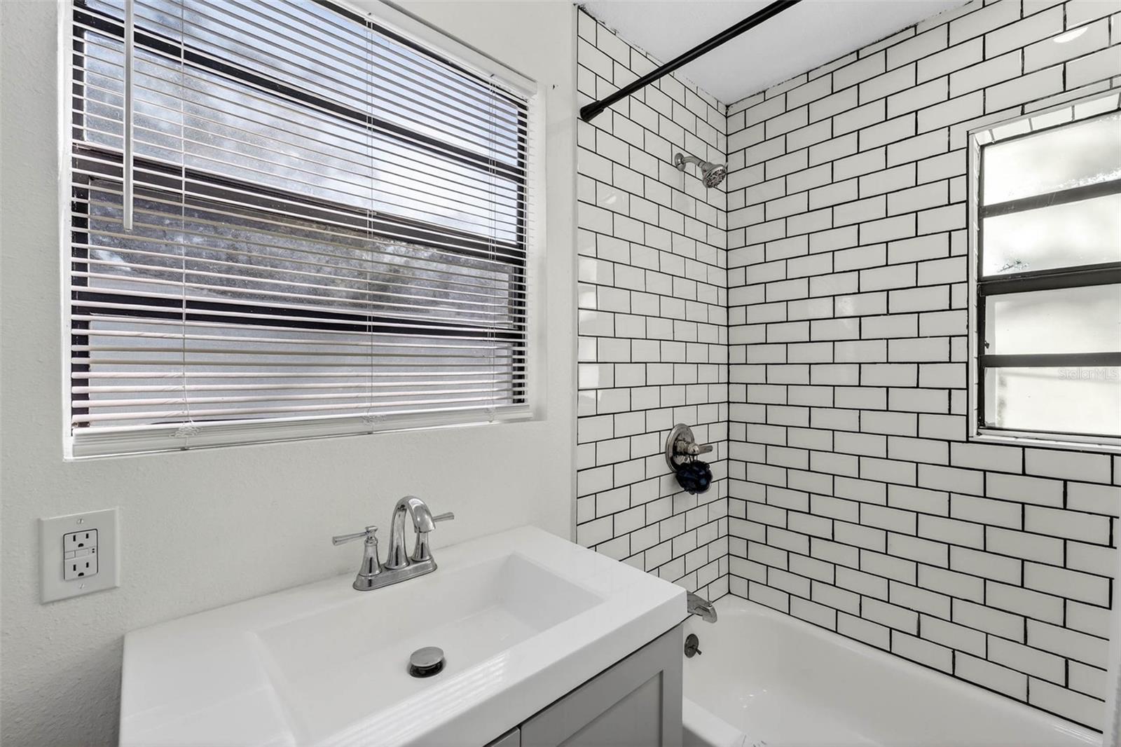 Image 39 of 64 For 4496 Star Street N