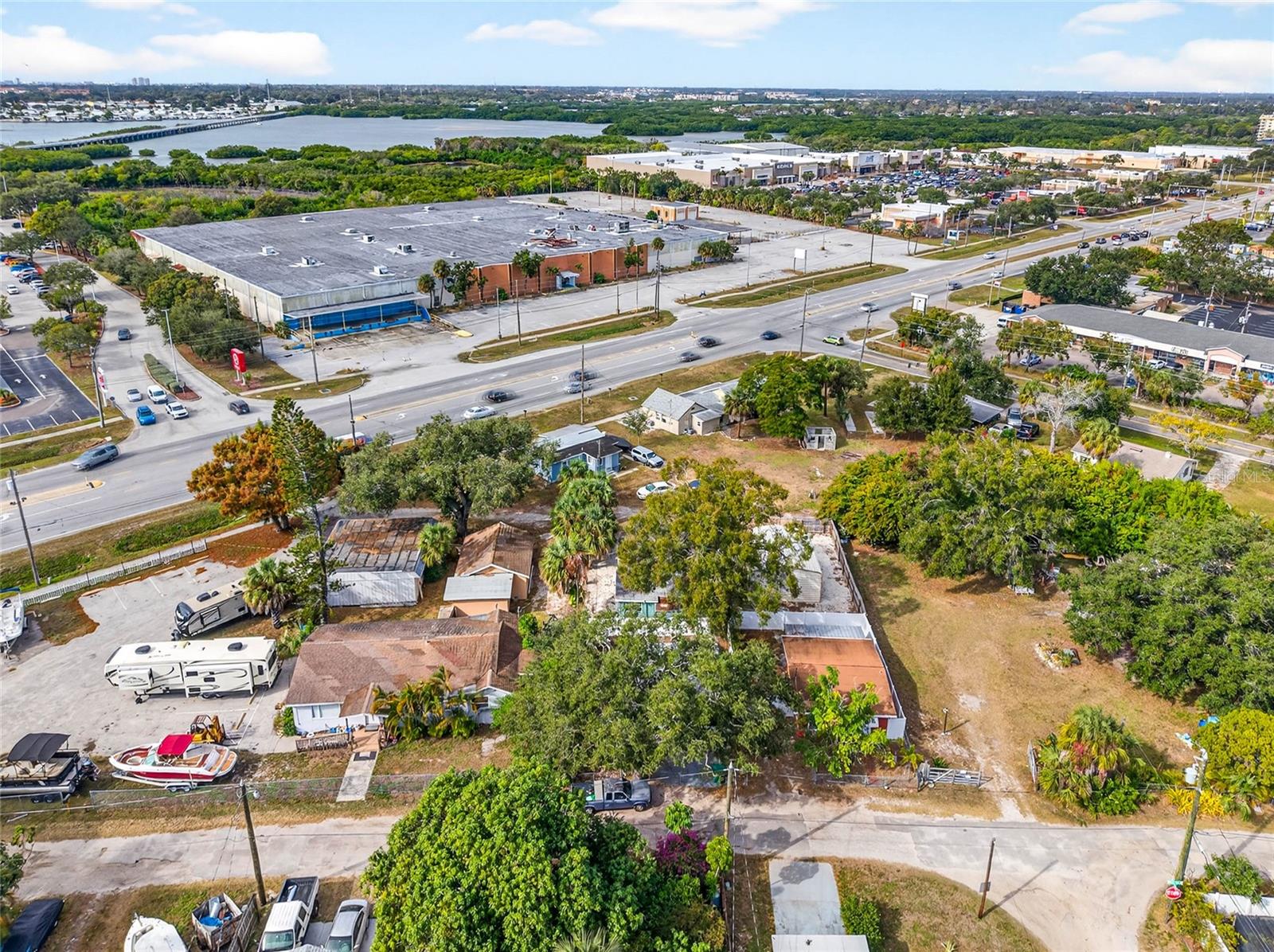 Image 53 of 64 For 4496 Star Street N