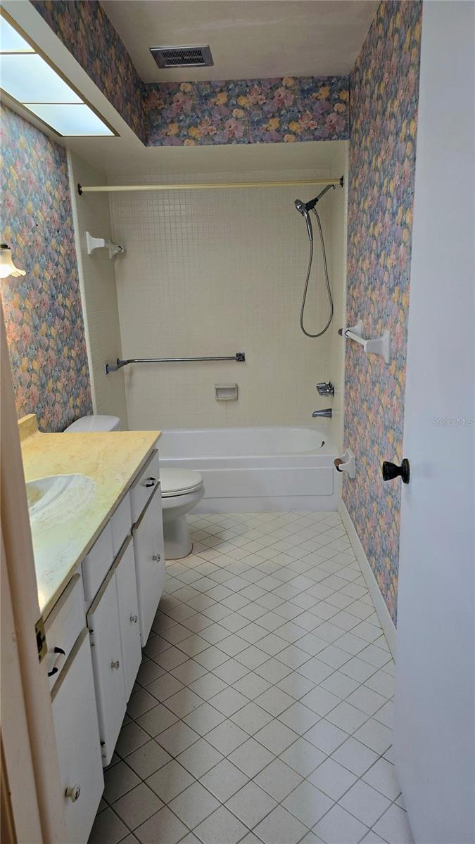 Image 29 of 52 For 1626 Lake Avenue 2