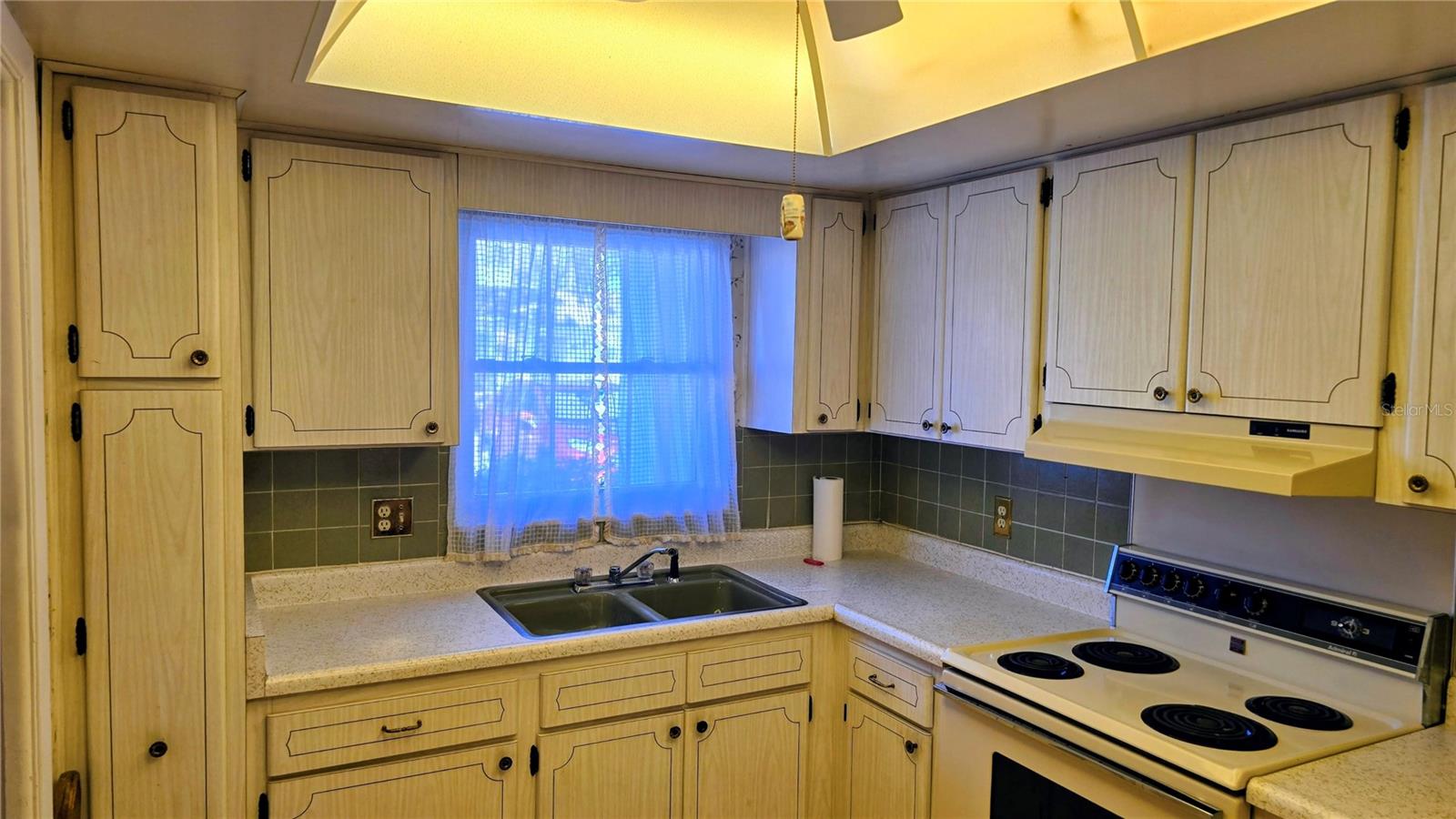 Image 38 of 52 For 1626 Lake Avenue 2