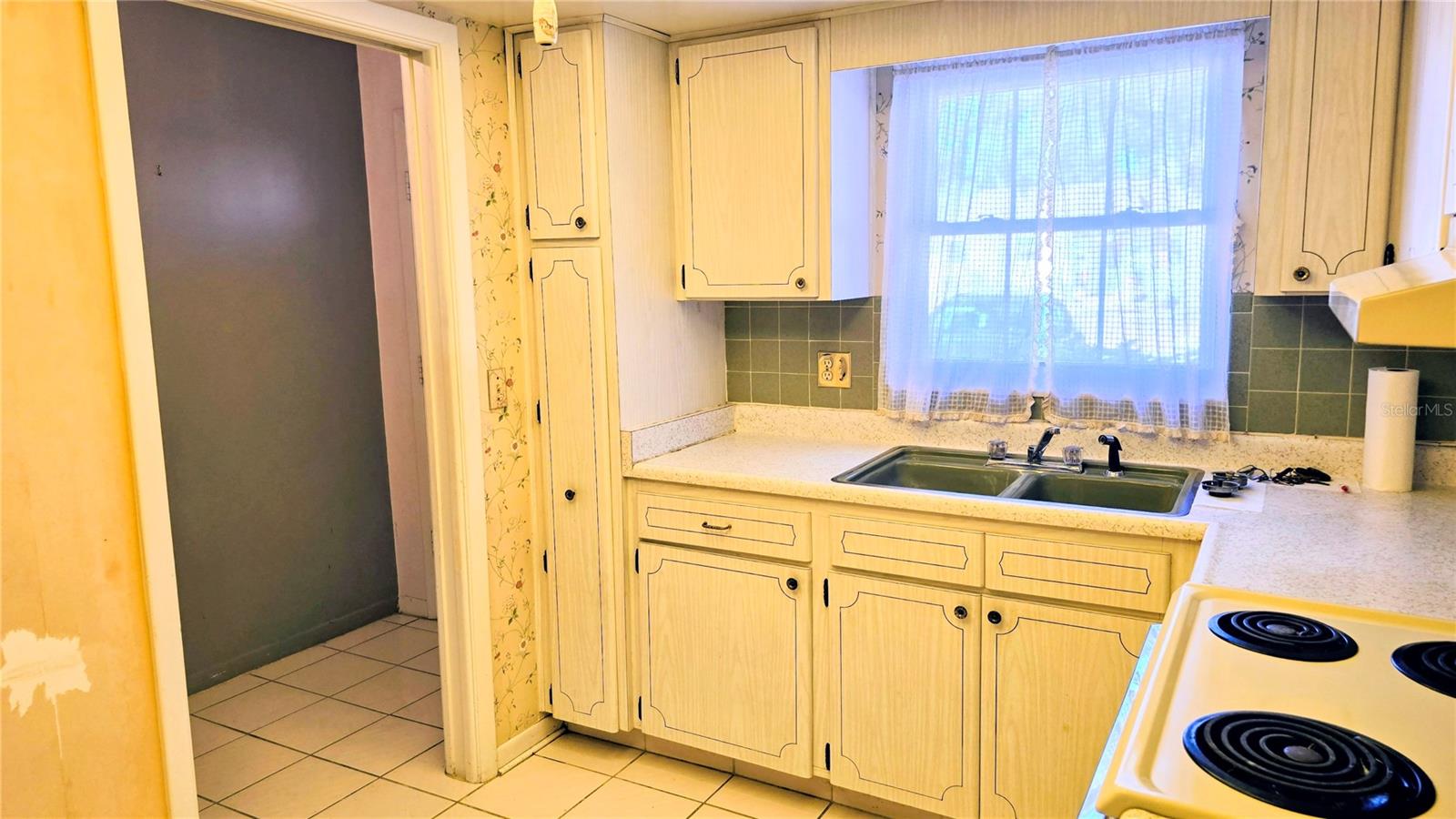 Image 40 of 52 For 1626 Lake Avenue 2