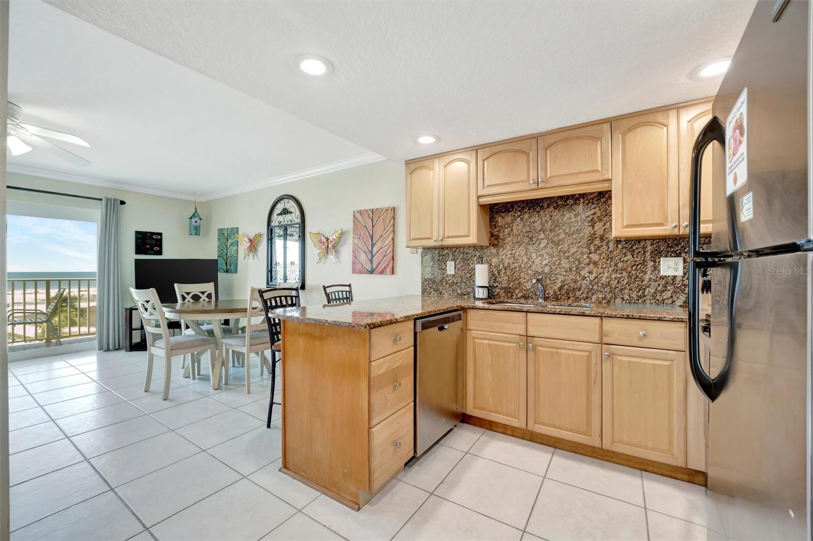 Image 13 of 56 For 11360 Gulf Boulevard 505