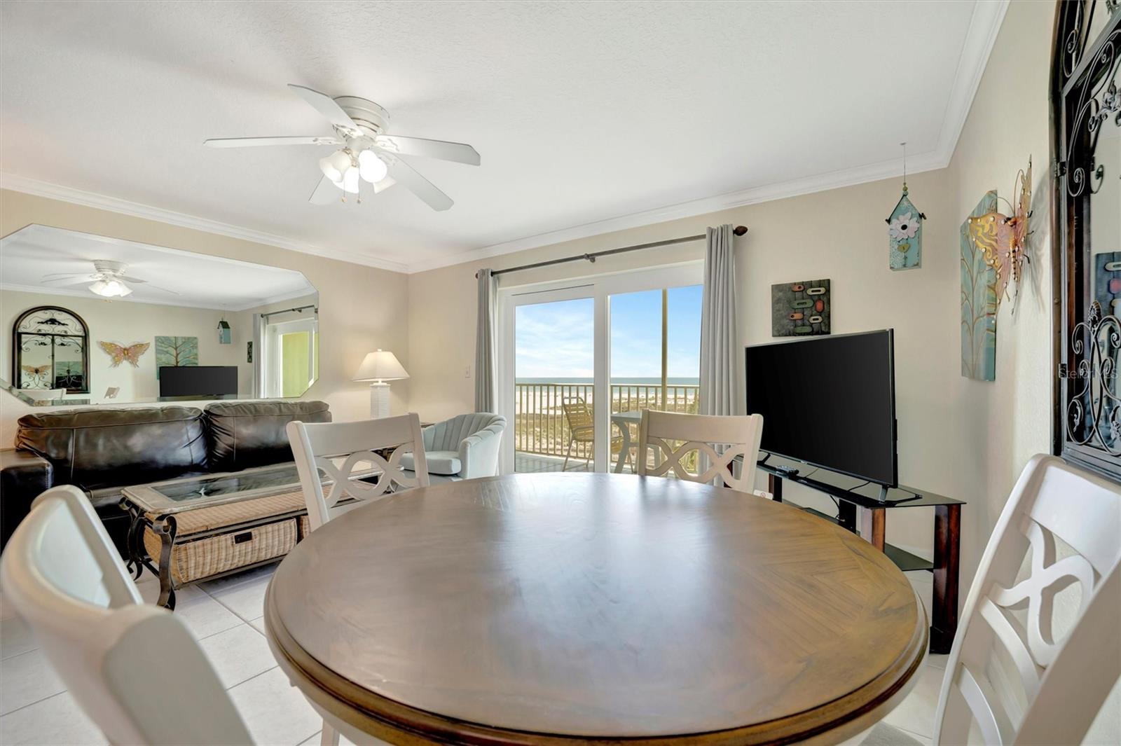 Image 21 of 56 For 11360 Gulf Boulevard 505