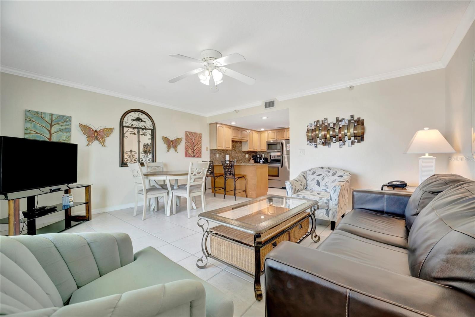 Image 27 of 56 For 11360 Gulf Boulevard 505