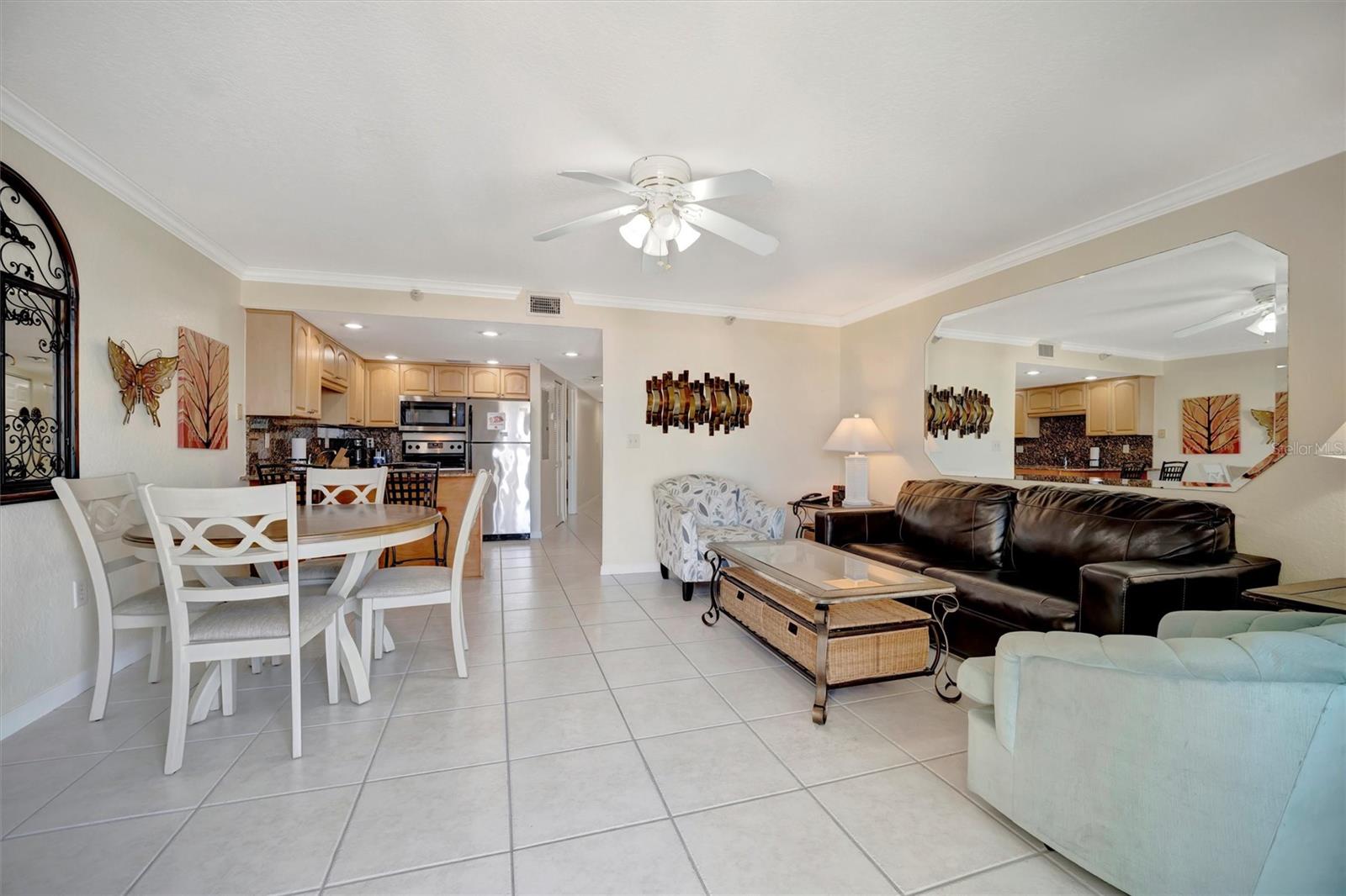 Image 28 of 56 For 11360 Gulf Boulevard 505