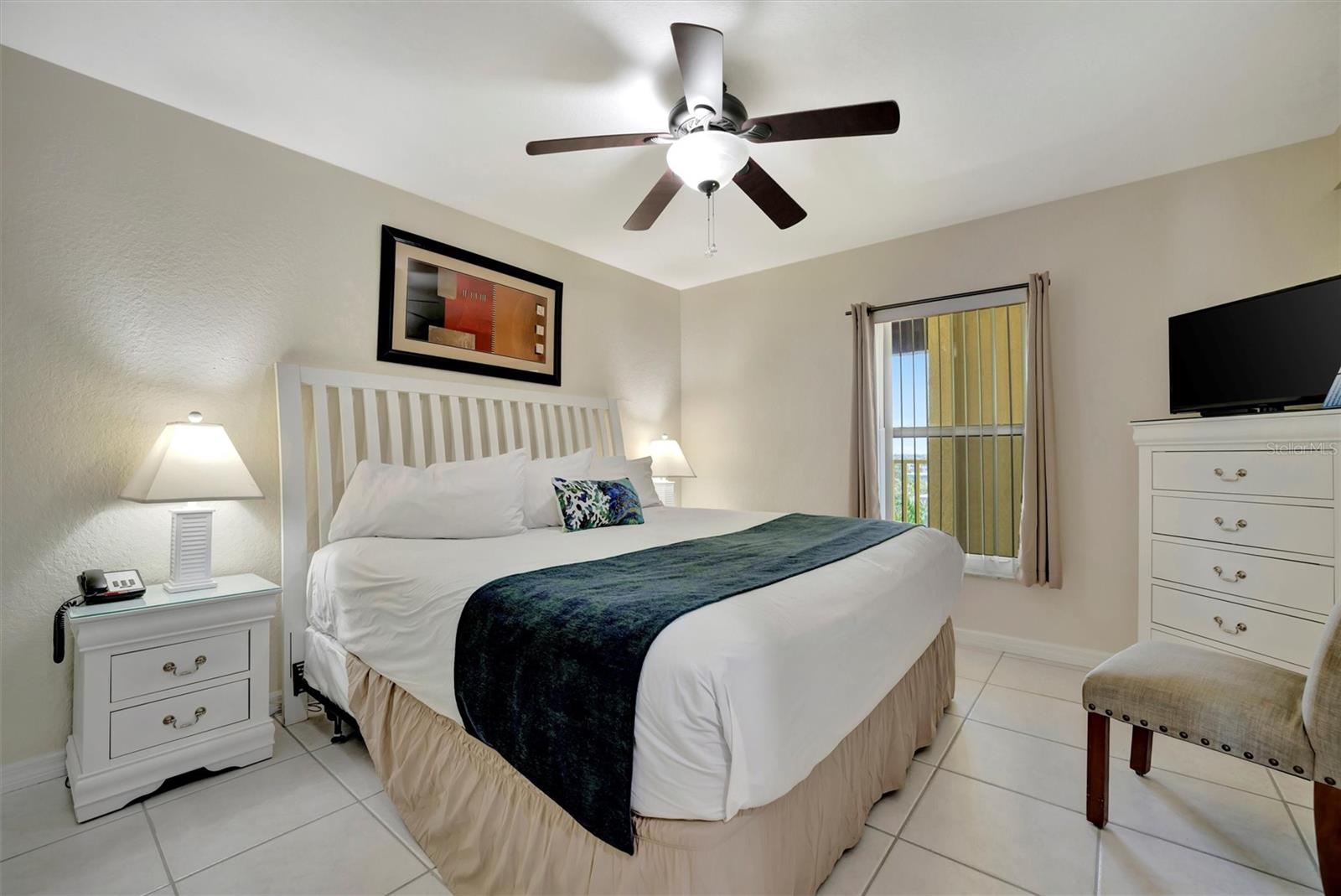 Image 40 of 56 For 11360 Gulf Boulevard 505